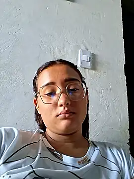 Pertunjukan Kamera Web young_dairy01