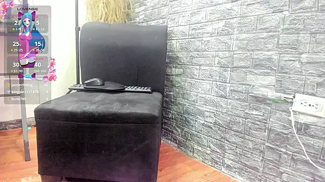 karoll__sex Adlı Modelin Canlı XXX Sohbeti