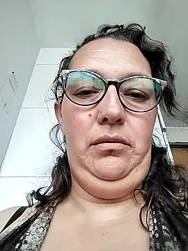 _Saraqueenn Live XXX chat