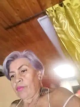 دردشة DirtyBIianca الجنسية المباشرة