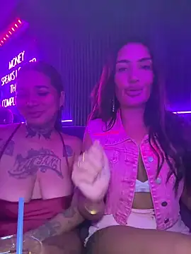 Chat XXX en directo de MissSelinaLDN