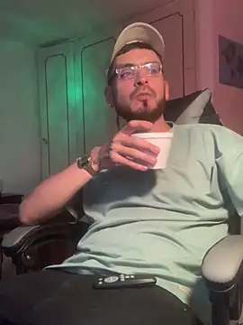 malek_xarx_: απευθείας συνομιλία ΧΧΧ