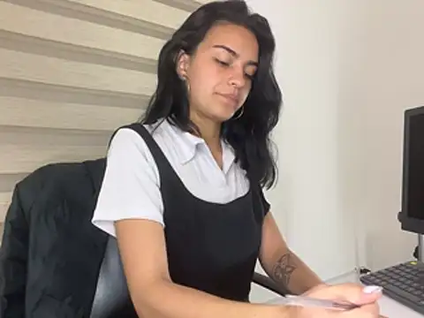 Chat XXX en directo de bliinkii_and_luka_