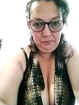 _SaraqueenのライブXXXチャット