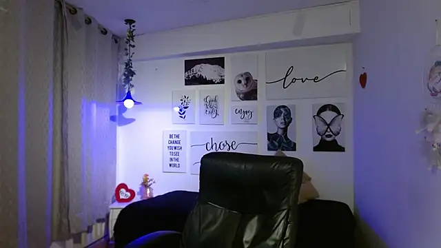 AmethystShadow17 élő XXX-chatje