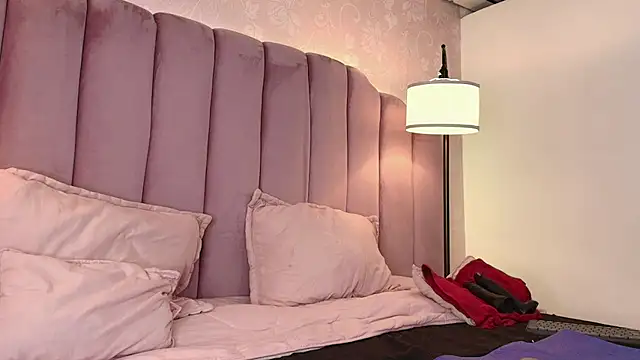 HallyBansのライブXXXチャット