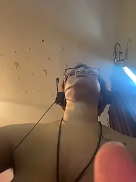 nickytheehawtie élő XXX-chatje