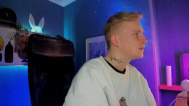 แชท XXX สดของ AlexxSweet