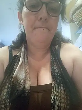 _Saraqueen Live XXX Chat