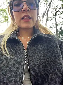 Pretty_roxxyy Live XXX Chat