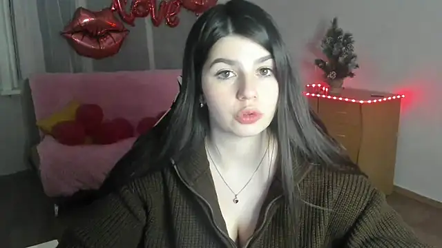 KisaModel Adlı Modelin Canlı XXX Sohbeti