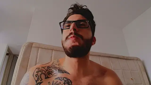 thomas_gun Chat XXX in diretta