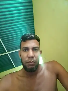 UnreadyChutzpa Live XXX-Chat