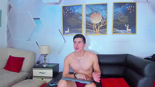 Alex_jeins_at Live XXX-Chat