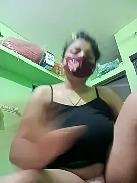 Nusratkkk0083 Adlı Modelin Canlı XXX Sohbeti