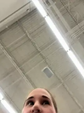 lolabunny9 Show in webcam