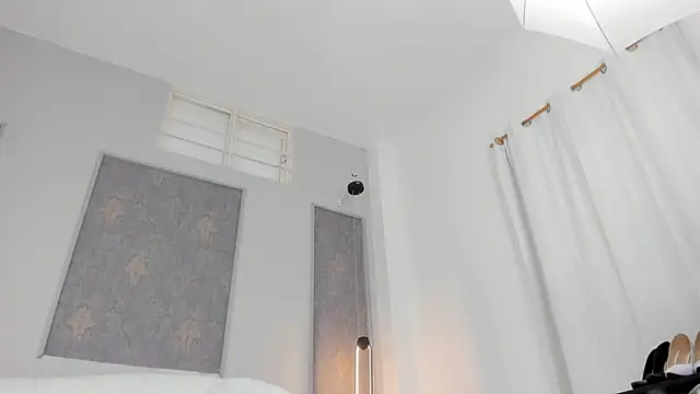 Chat +18 de Sara_Gomez ao vivo