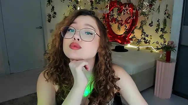 SereneFlame Chat XXX live