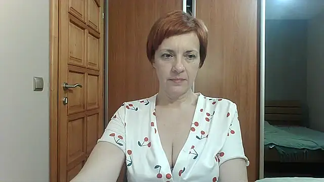 LoraLoraMay webkamerás műsora