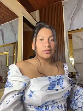 LinnaGardenia's Live XXX Chat