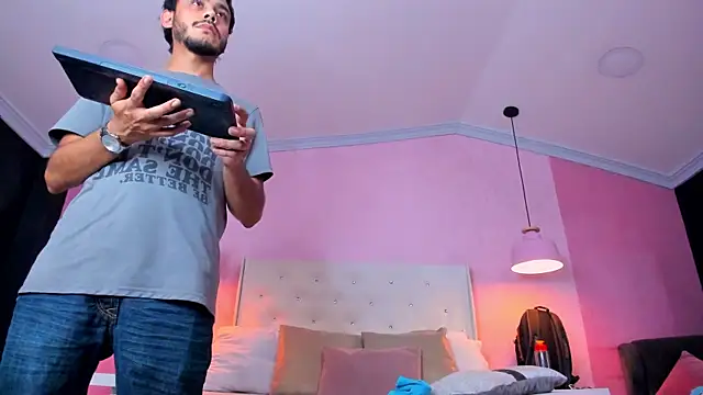 Boss_Domiinator Show Webcam