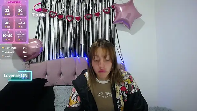 Chat +18 de emily_cooper_pym ao vivo