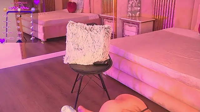 Chat XXX en directo de HeidiKendal