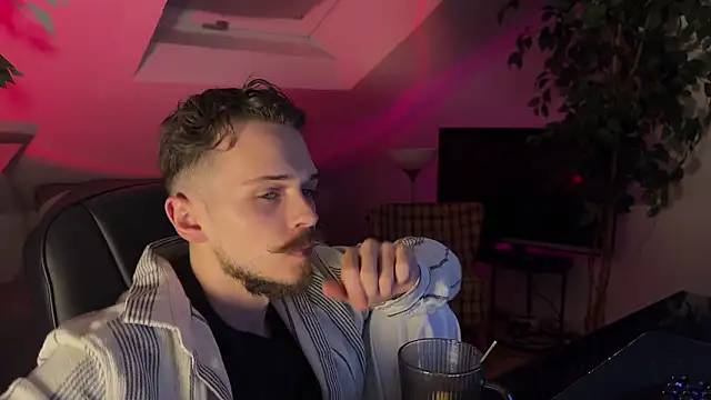 naked_psy: απευθείας συνομιλία ΧΧΧ