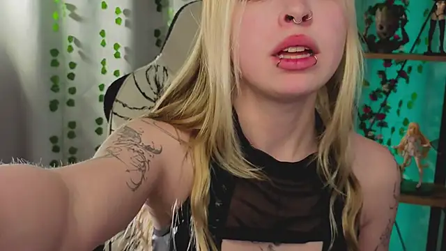 ElvenQueen Pertunjukan Webcam