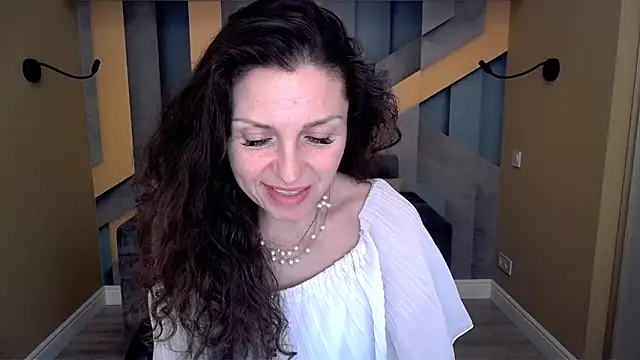 Chat +18 de EllaLong ao vivo