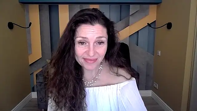 EllaLong's Live XXX Chat