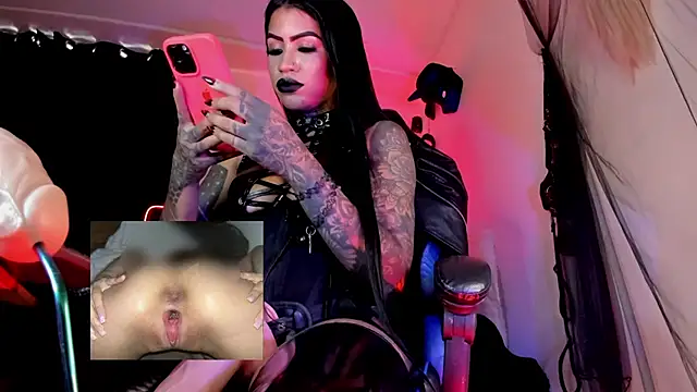 Chat +18 de deborah_tatto ao vivo