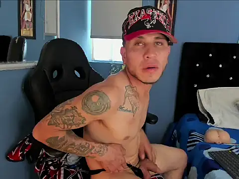 Thonixxx_mr: διαδικτυακό σόου στην κάμερα