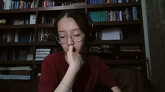 LinaClous' Live XXX Chat