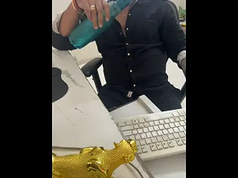 FlirtyxBoy's Live XXX Chat