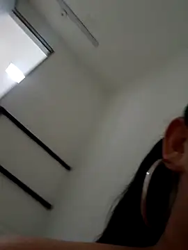 kendra_crow_ Show in webcam