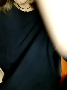 Aashikalaa élő XXX-chatje