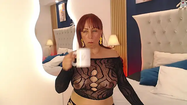 GloryShine Adlı Modelin Canlı XXX Sohbeti