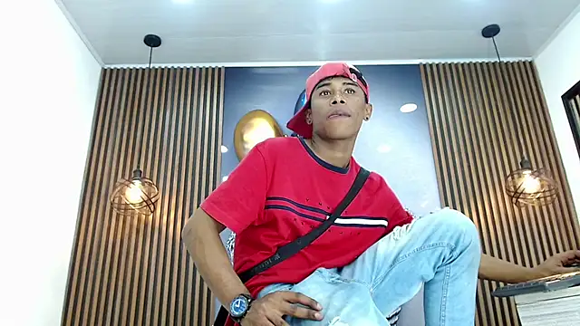 TonnyMarck Adlı Modelin Canlı XXX Sohbeti