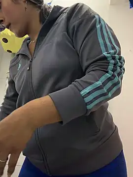 Chat XXX en directo de Cami_Leon2