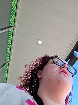 nuttiebuddy1's Webcam Show