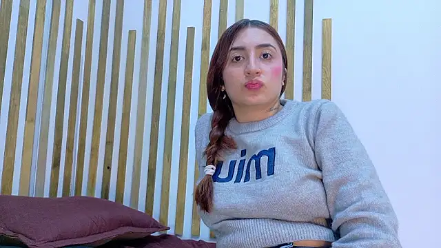 Esmeralda_and_Naim webcam show