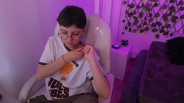 Nathaly_ds Adlı Modelin Canlı XXX Sohbeti