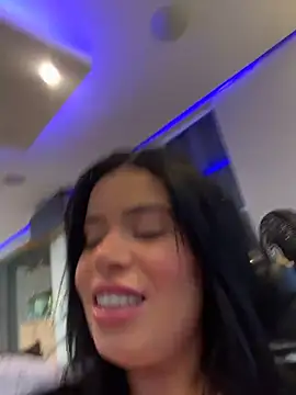 XXX chat uživo modela Rafaellaz