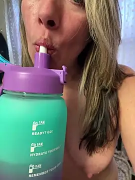 Czat XXX na żywo – MiraKisss