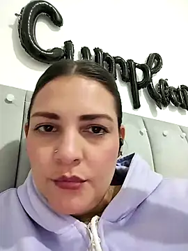 Mia_Hampton: онлайн-секс-чат