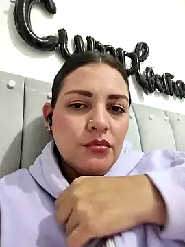 Mia_Hampton Chat XXX live