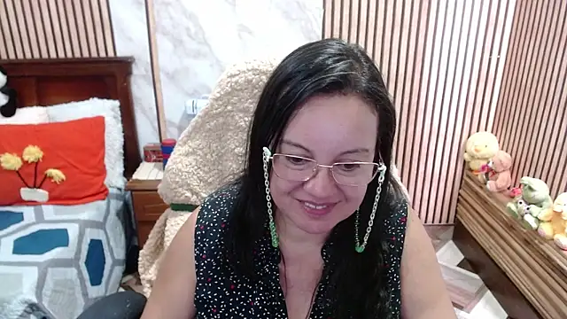 Chat +18 de Sonialorens_ ao vivo
