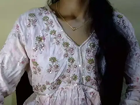 Khushi_v – Live XXX-chat