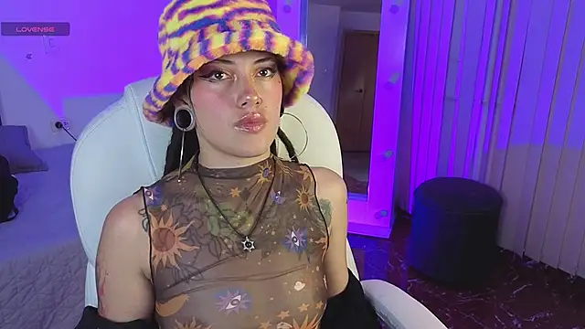 _sharlotte777's Live XXX Chat